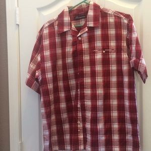 FINAL MARKDOWN Men’s no boundaries sport shirt medium